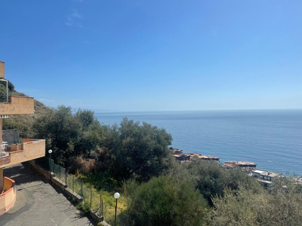 Casa Vacanze Cuzari Letojanni Exterior foto
